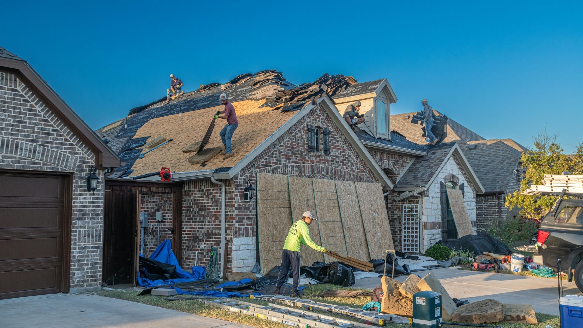 4 Questions to Ask a Roofing Contractor